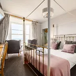 Gwesty\'R Marine Hotel & Spa