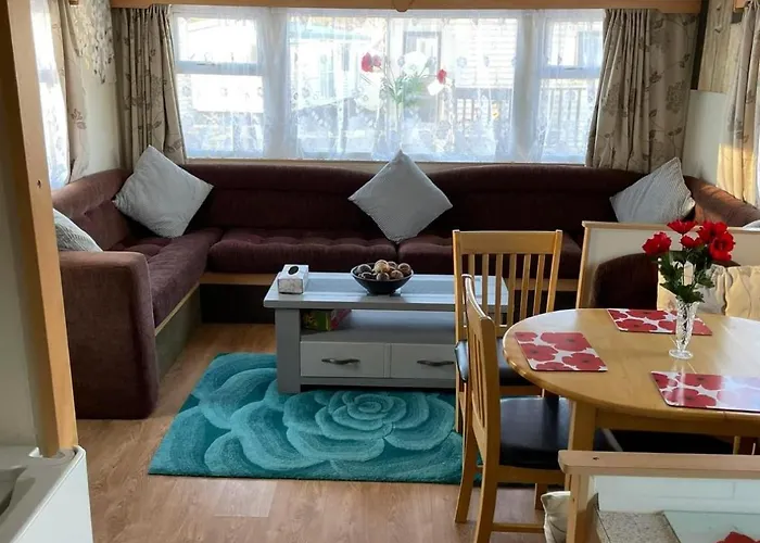 Lovley 3 Bedroom Static Caravan In Clarach Bay