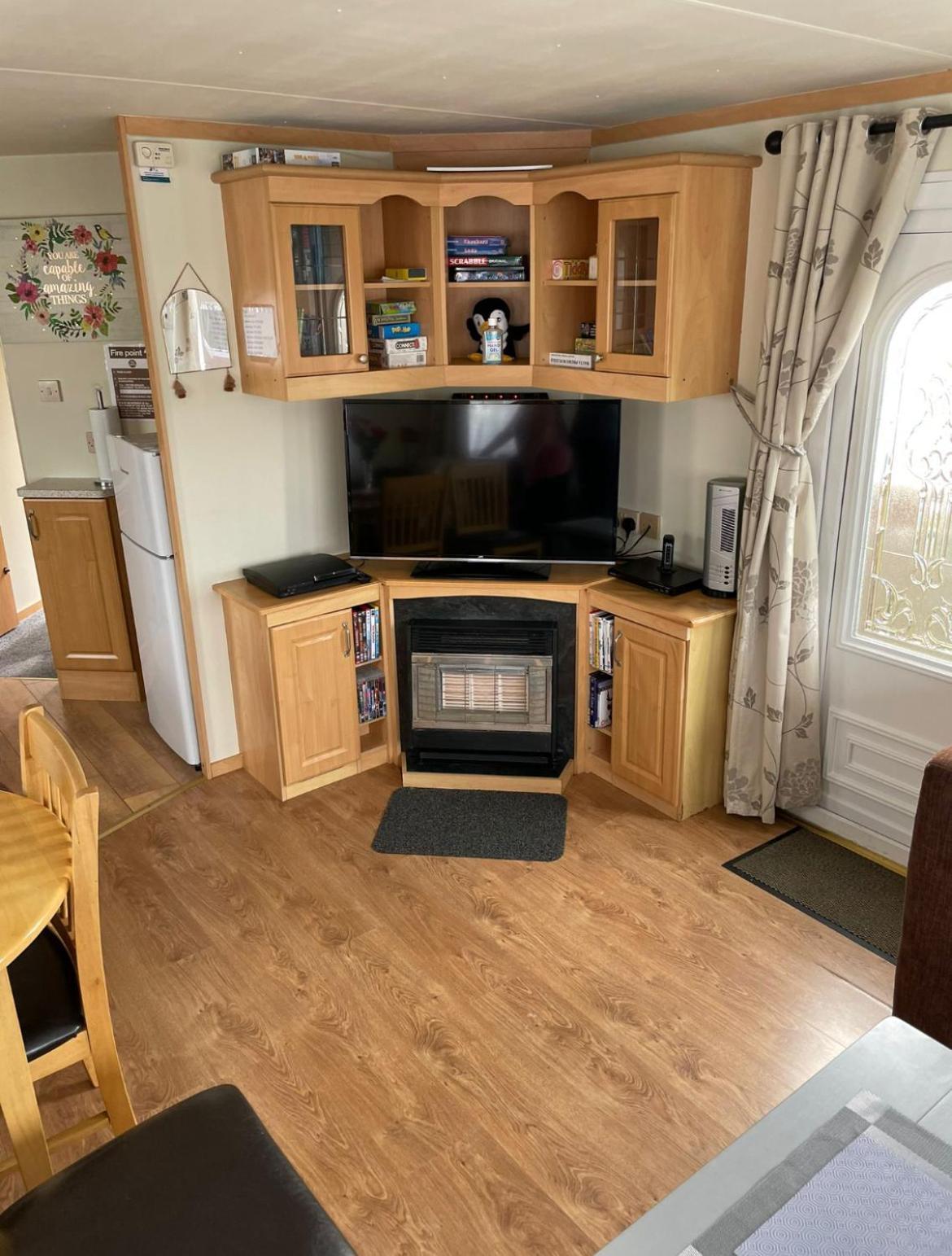 Lovley 3 Bedroom Static Caravan In Clarach Bay *