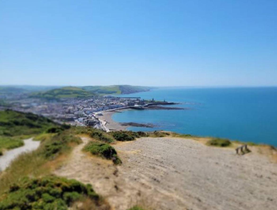 Lovley 3 Bedroom Static Caravan In Clarach Bay Aberystwyth