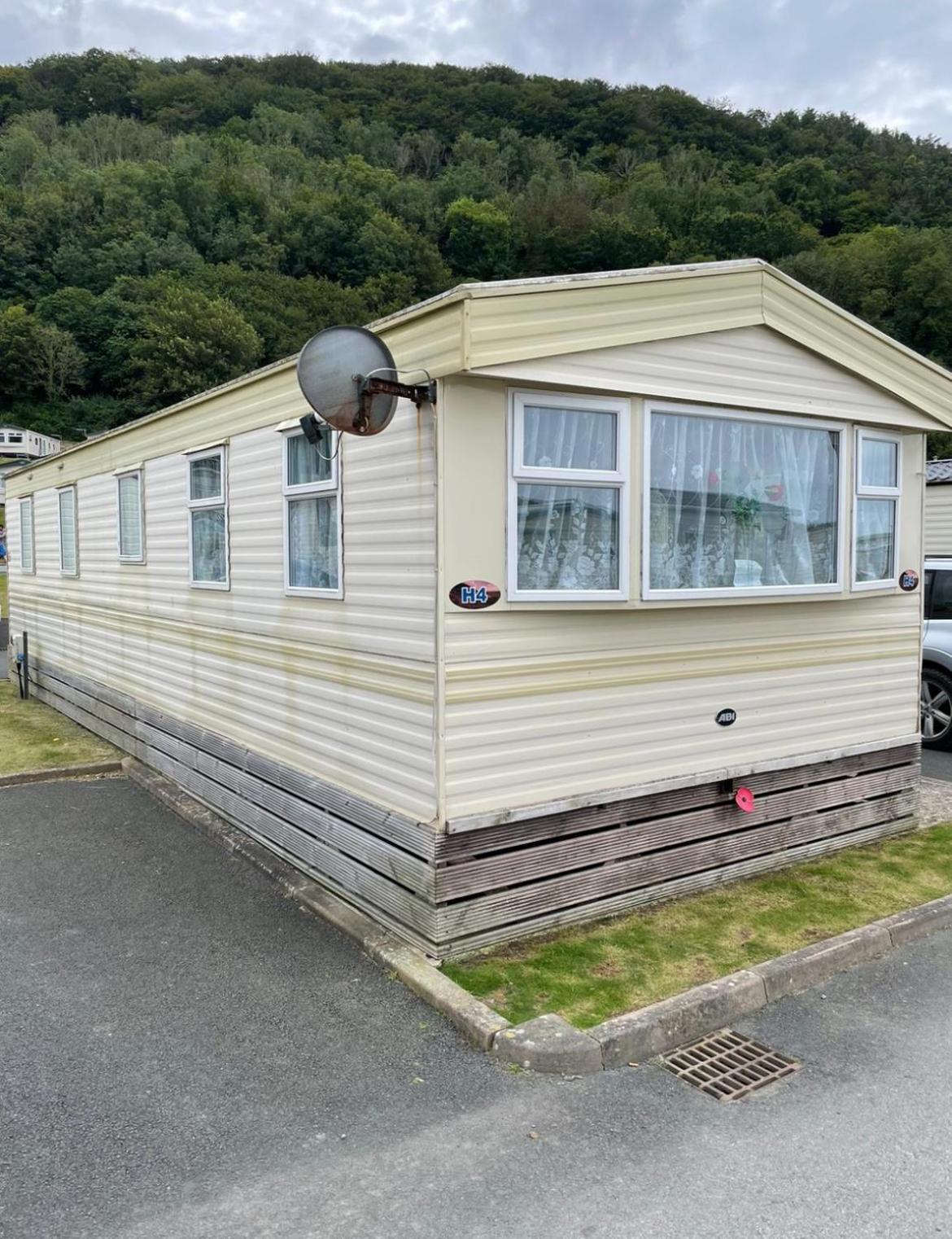Lovley 3 Bedroom Static Caravan In Clarach Bay Holiday home