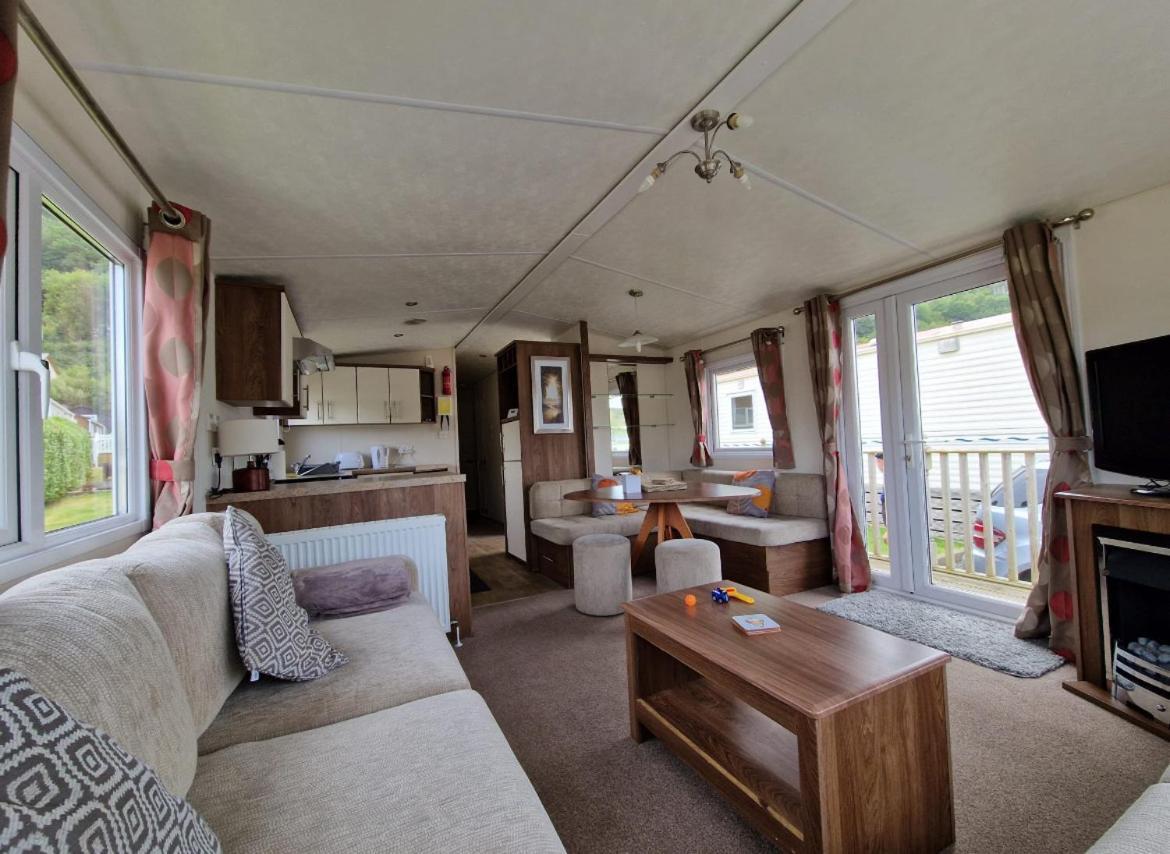 Modern 2017 Model Delta Sienna Static Caravan In Clarach Bay Casa de férias