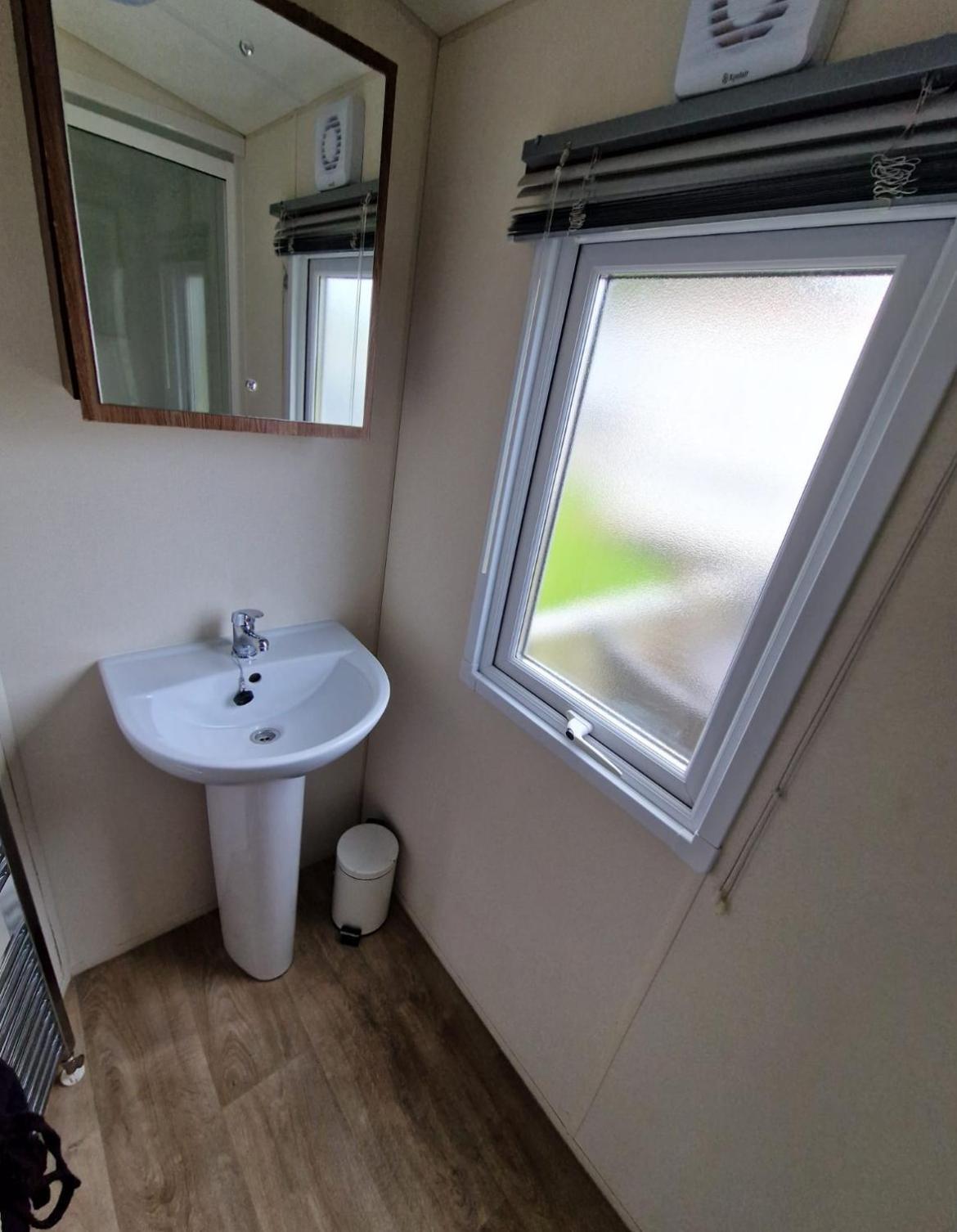 Casa de férias Modern 2017 Model Delta Sienna Static Caravan In Clarach Bay