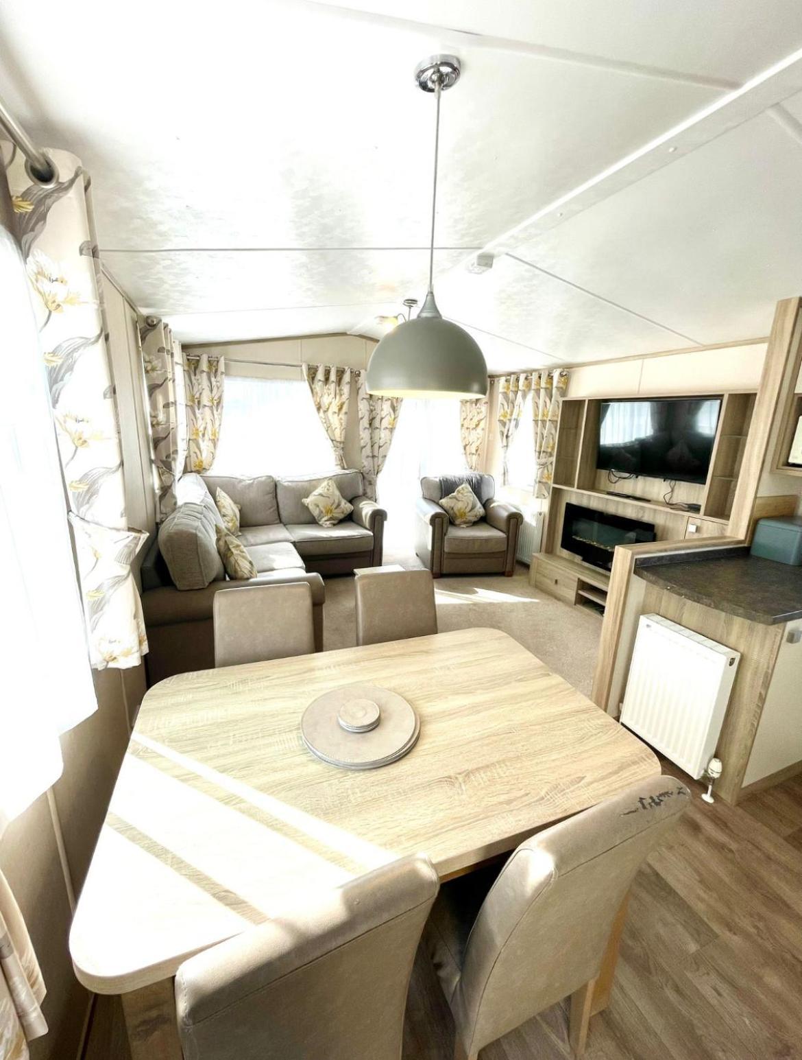 Platinium Standard Luxury And Modern Static Caravan At Clarach Bay