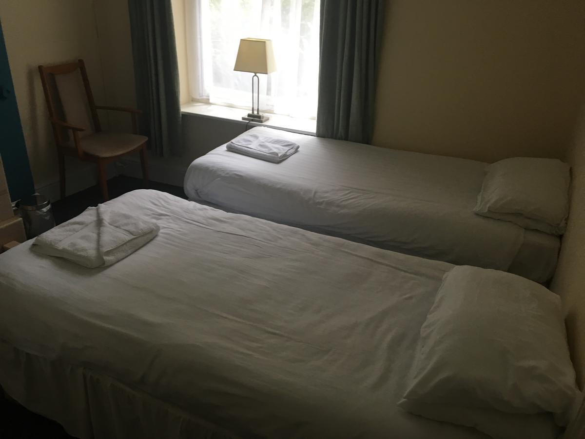 Hostel Four Seasons Budget