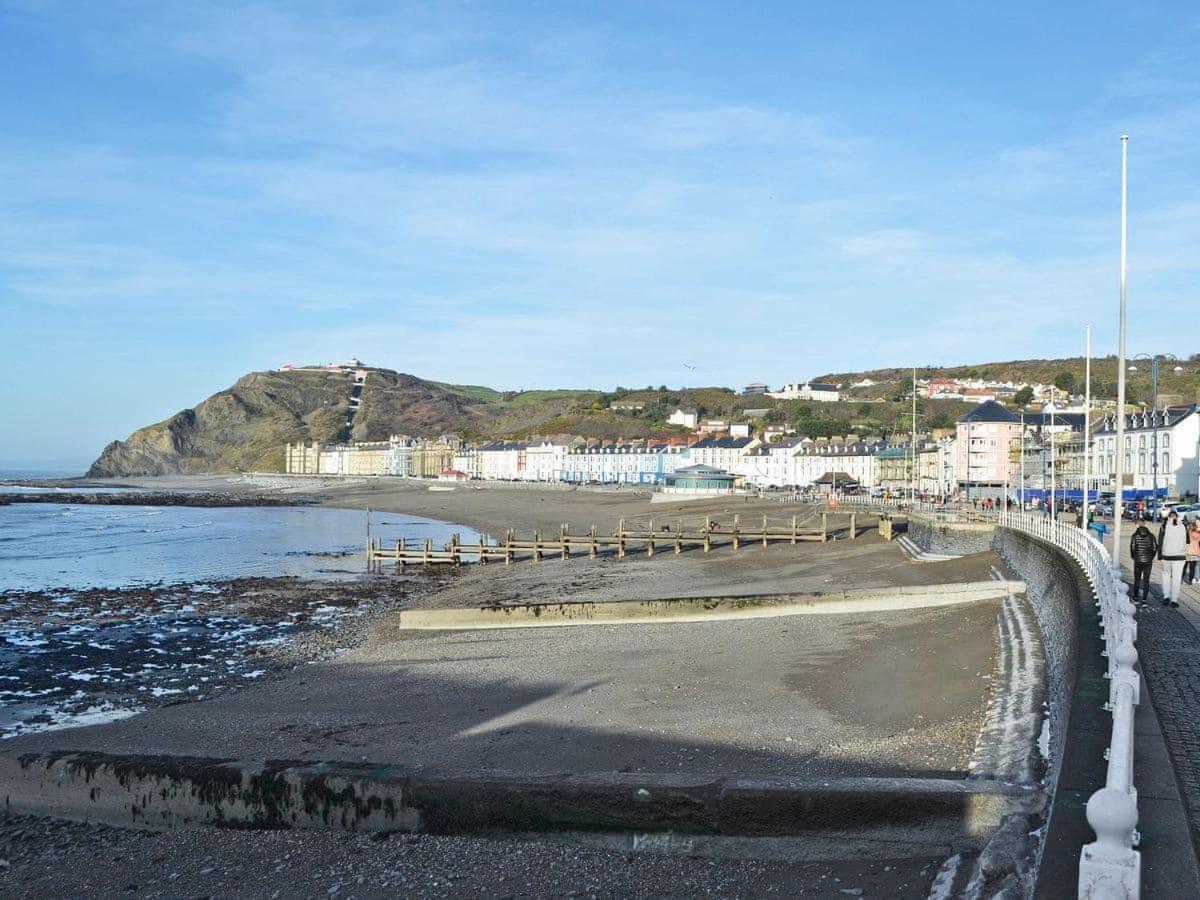 Llys Celyn - Holly Farm * Aberystwyth