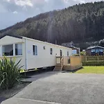 Pet Friendly 3 Bed Static Caravan In Clarach Bay Spacious And Cozy Stay