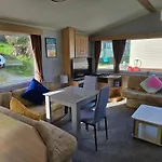 Light And Airy 2 Bedroom Mobile Home