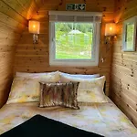 Forester\'S Retreat Glamping - Dinas View