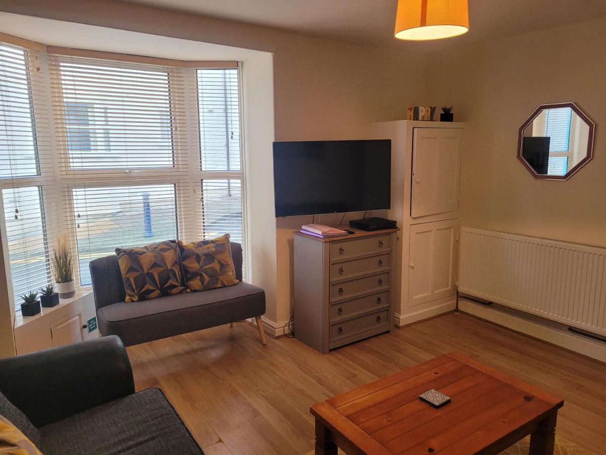 Large 5 Bed Town-centre Close To The Beach, Sleeps 9 * Aberystwyth