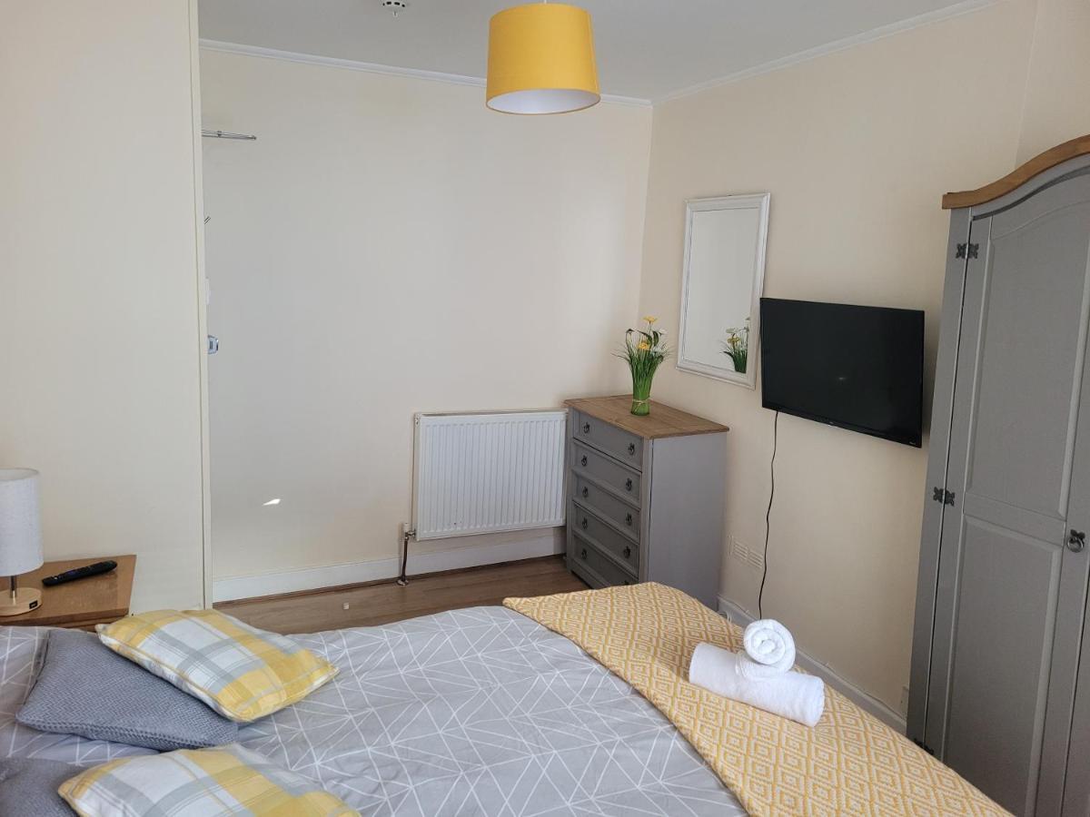 Holiday home Large 5 Bed Town-centre Close To The Beach, Sleeps 9 *