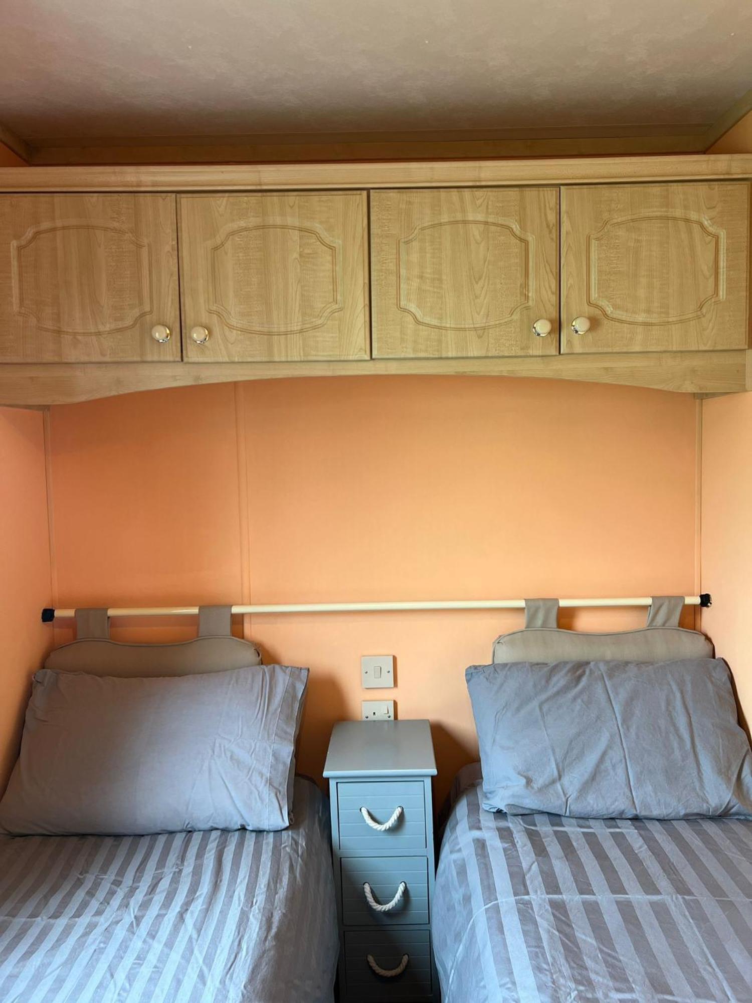 Light And Airy 2 Bedroom Mobile Apartment Aberystwyth