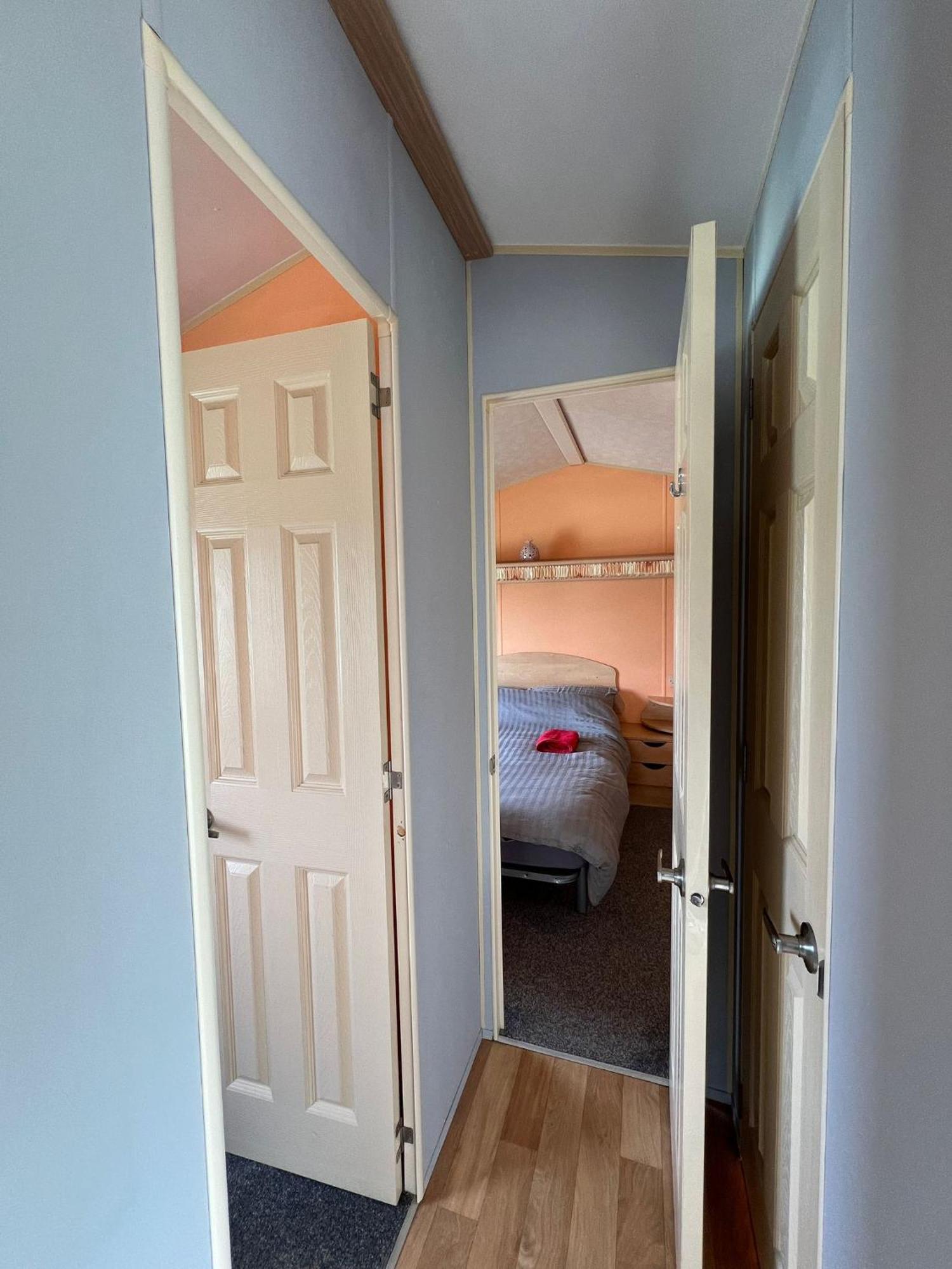 Light And Airy 2 Bedroom Mobile *