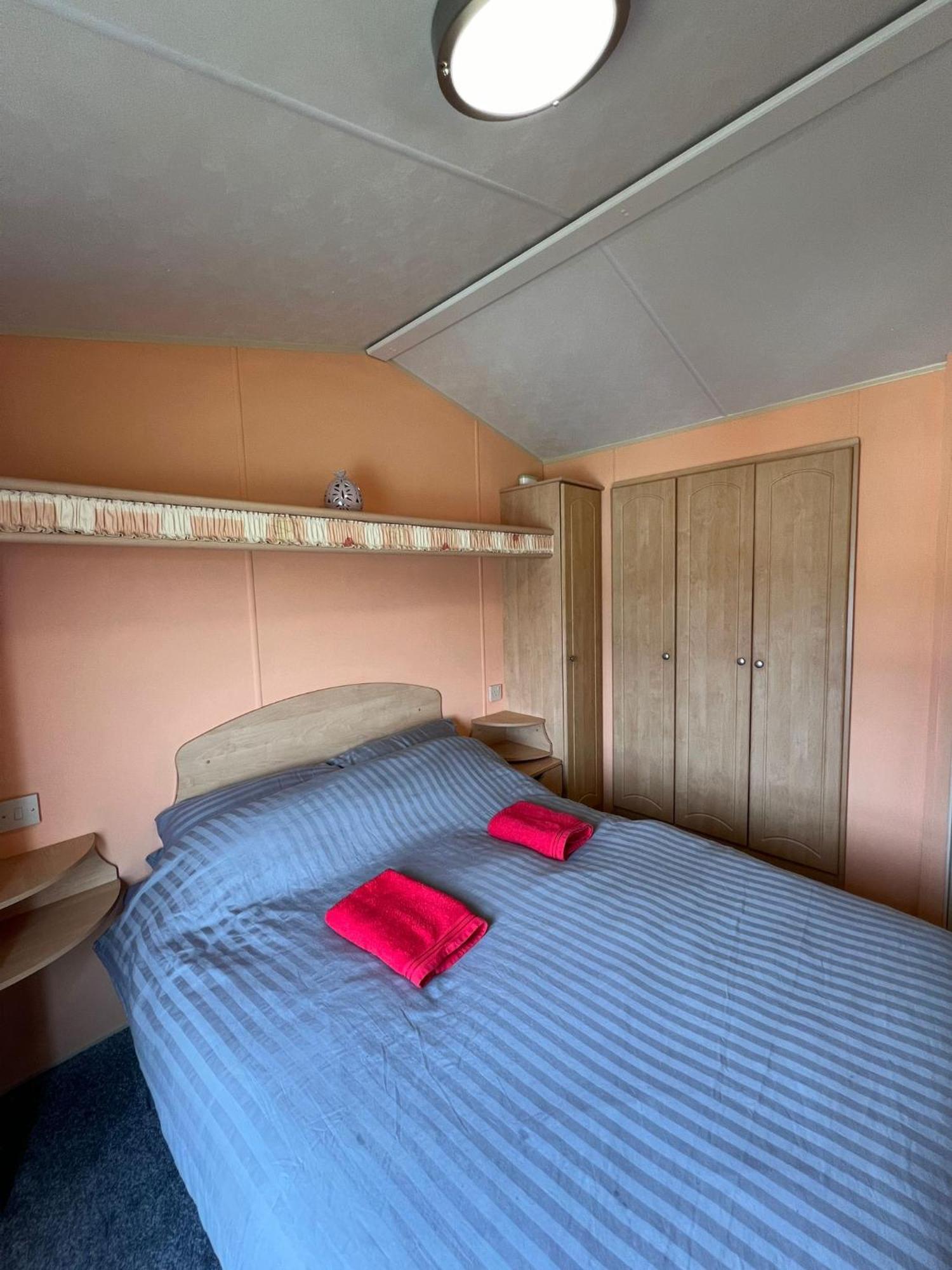Light And Airy 2 Bedroom Mobile Apartment Aberystwyth