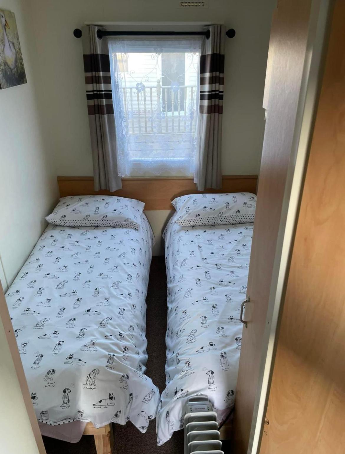 Lovley 3 Bedroom Static Caravan In Clarach Bay