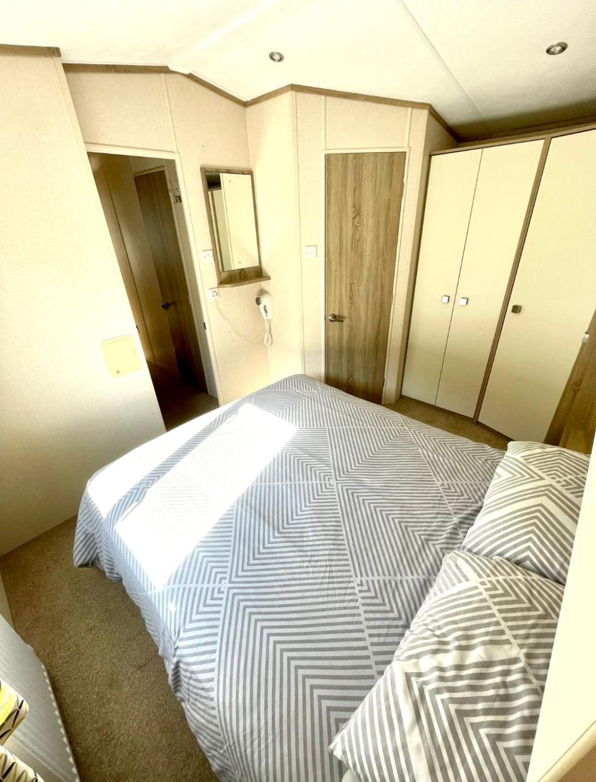 Platinium Standard Luxury And Modern Static Caravan At Clarach Bay Holiday home *