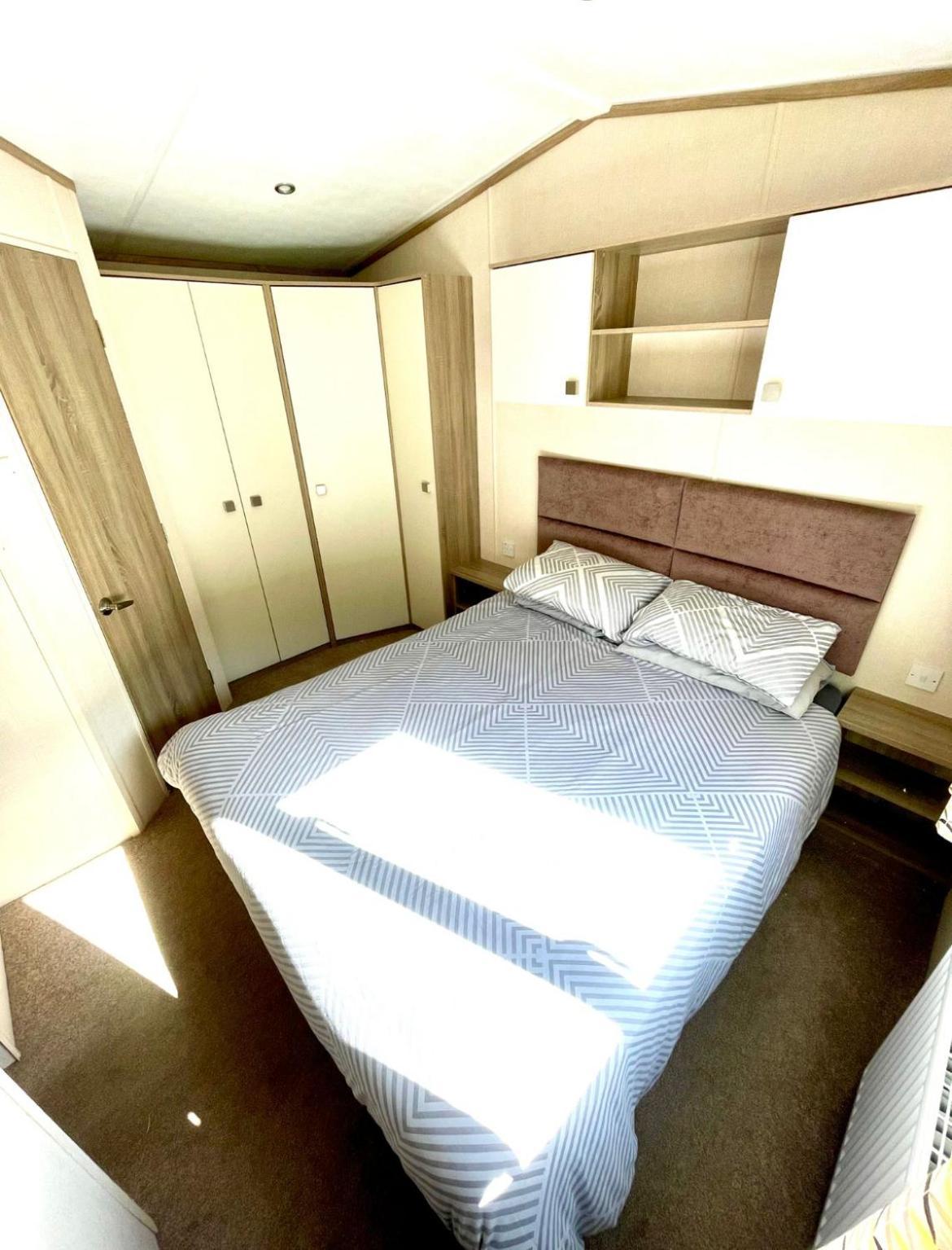 Holiday home Platinium Standard Luxury And Modern Static Caravan At Clarach Bay Aberystwyth
