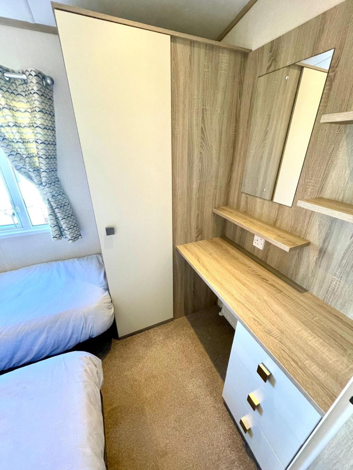 Platinium Standard Luxury And Modern Static Caravan At Clarach Bay Holiday home