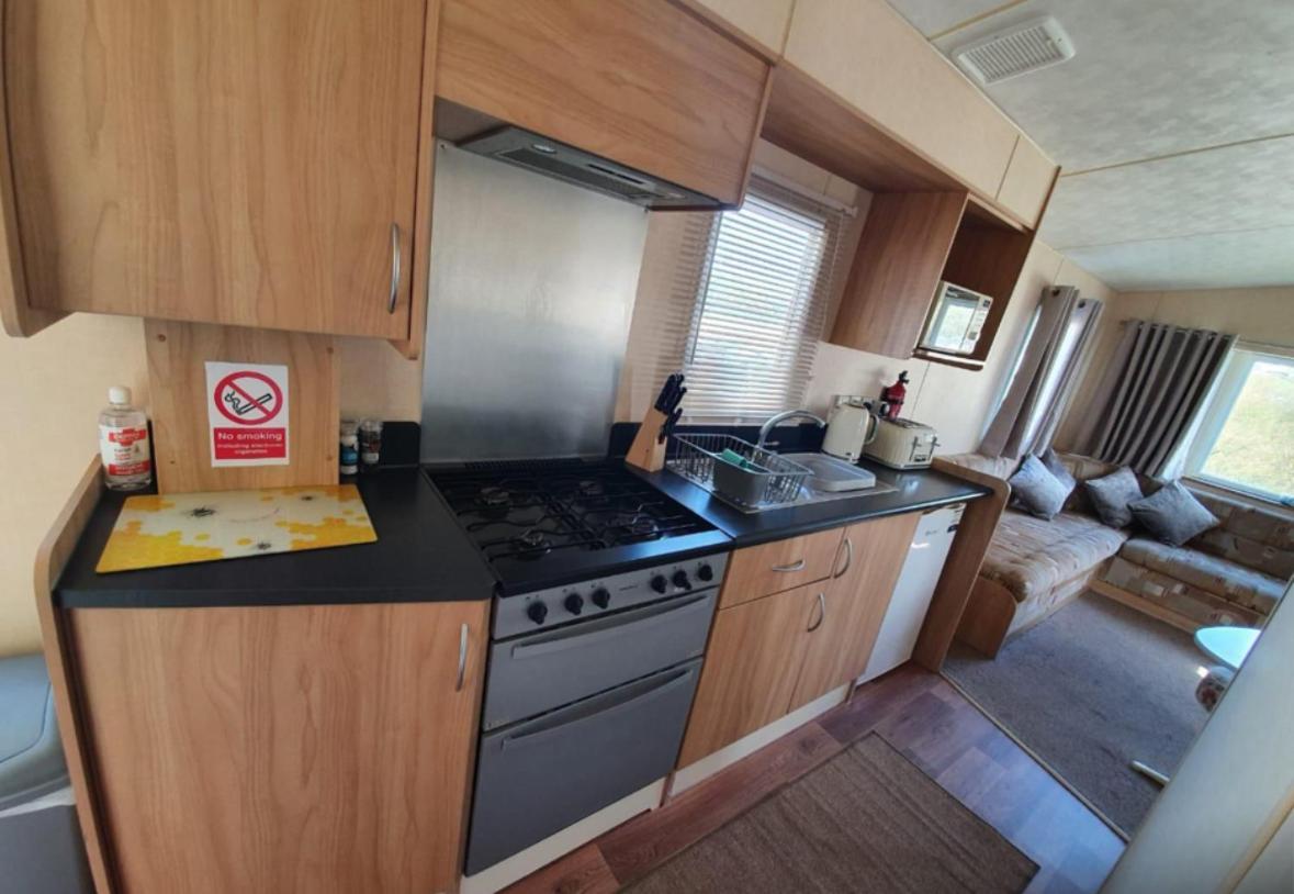Pet Friendly 3 Bed Static Caravan In Clarach Bay Spacious And Cozy
