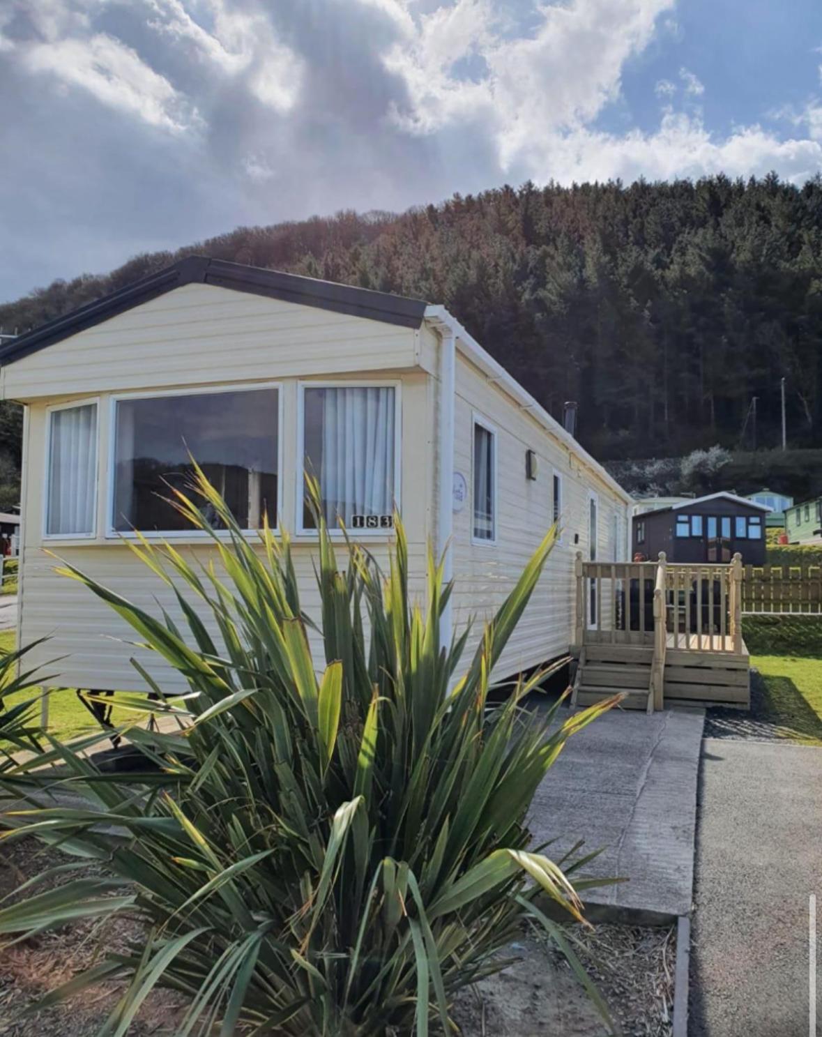 Pet Friendly 3 Bed Static Caravan In Clarach Bay Spacious And Cozy * Aberystwyth