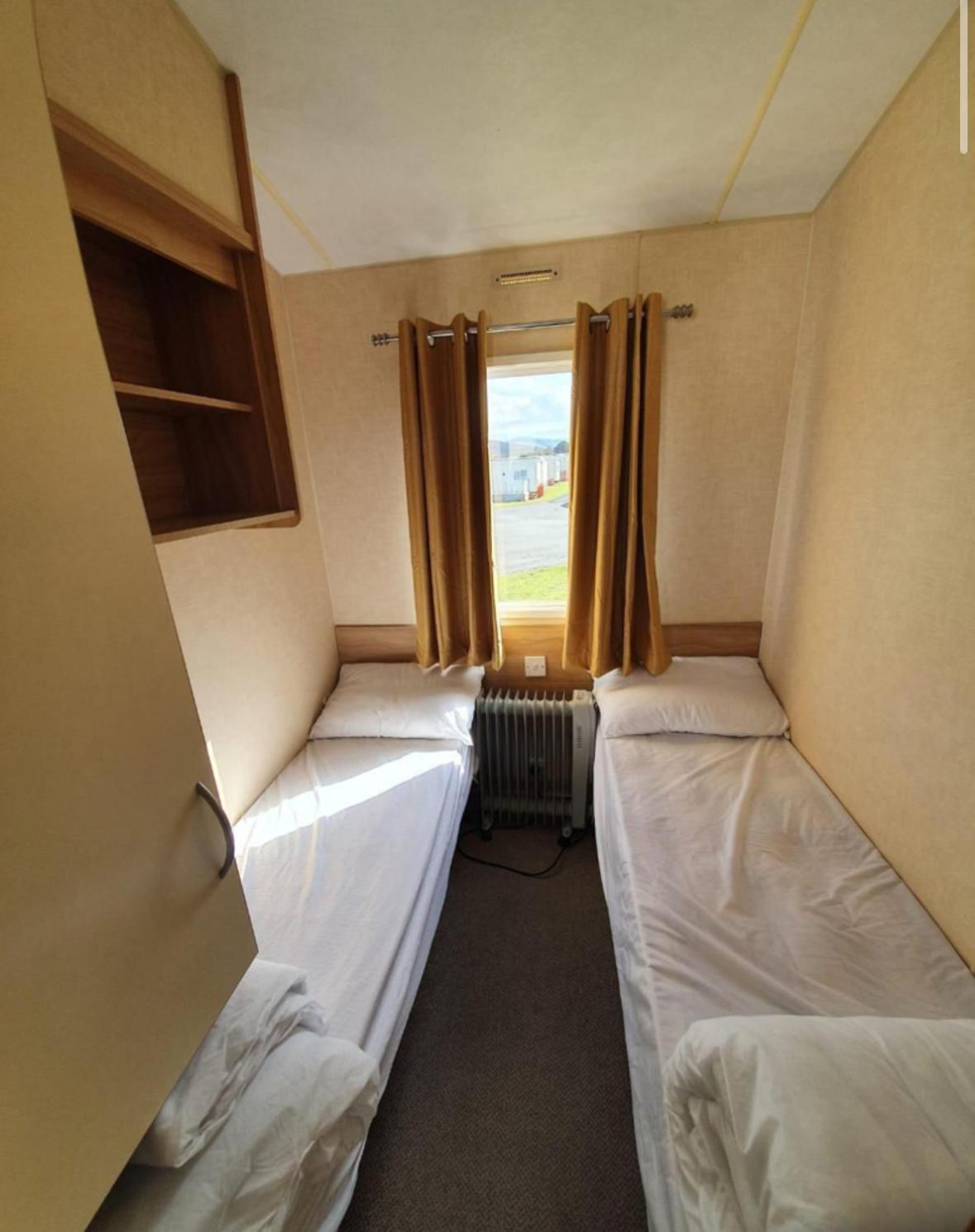 Pet Friendly 3 Bed Static Caravan In Clarach Bay Spacious And Cozy