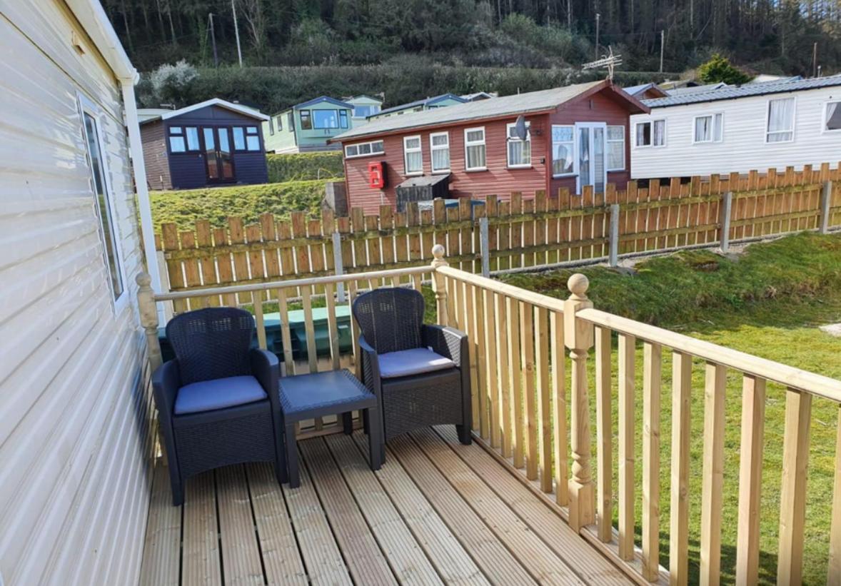 Pet Friendly 3 Bed Static Caravan In Clarach Bay Spacious And Cozy Holiday home