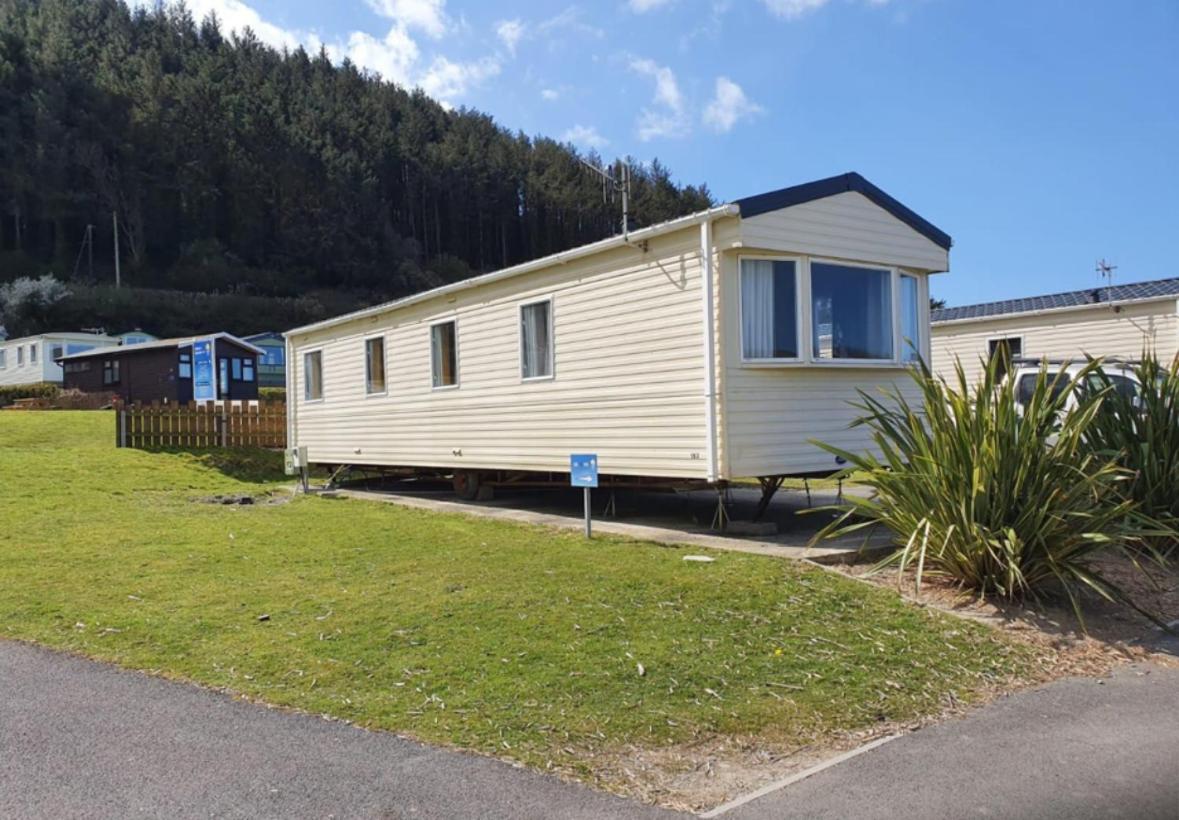 Pet Friendly 3 Bed Static Caravan In Clarach Bay Spacious And Cozy Holiday home Aberystwyth