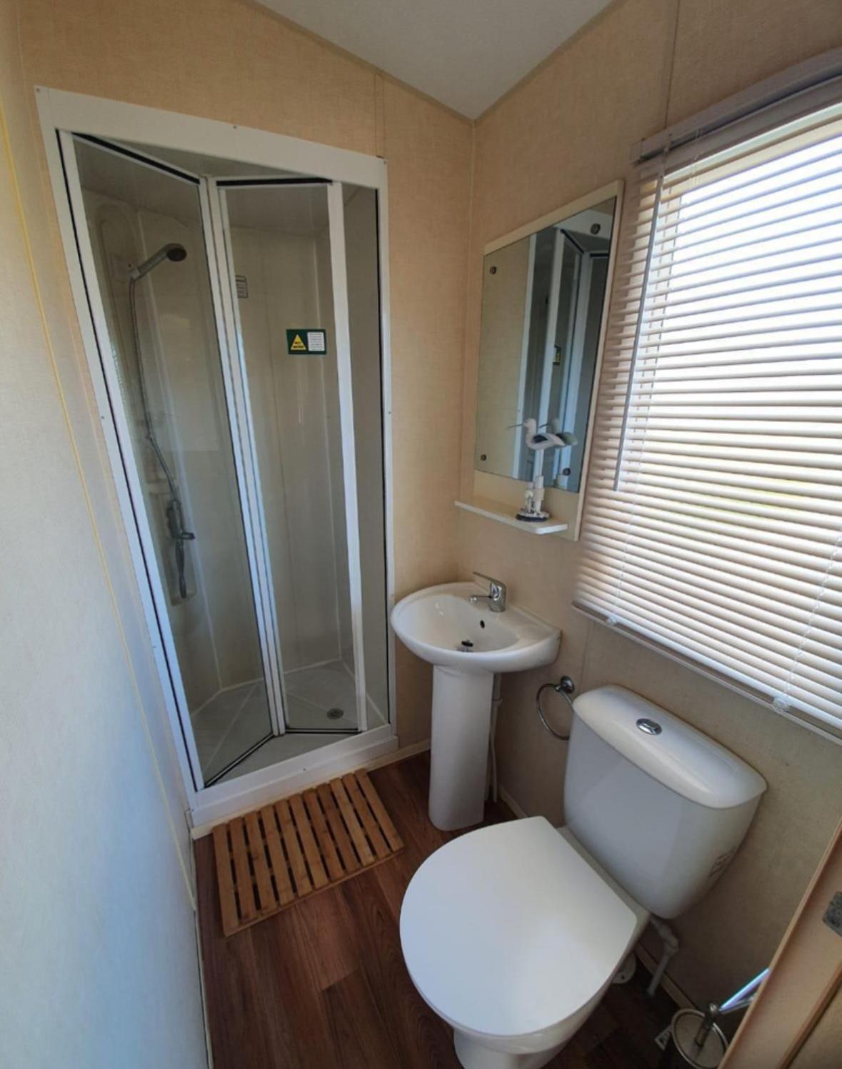Holiday home Pet Friendly 3 Bed Static Caravan In Clarach Bay Spacious And Cozy