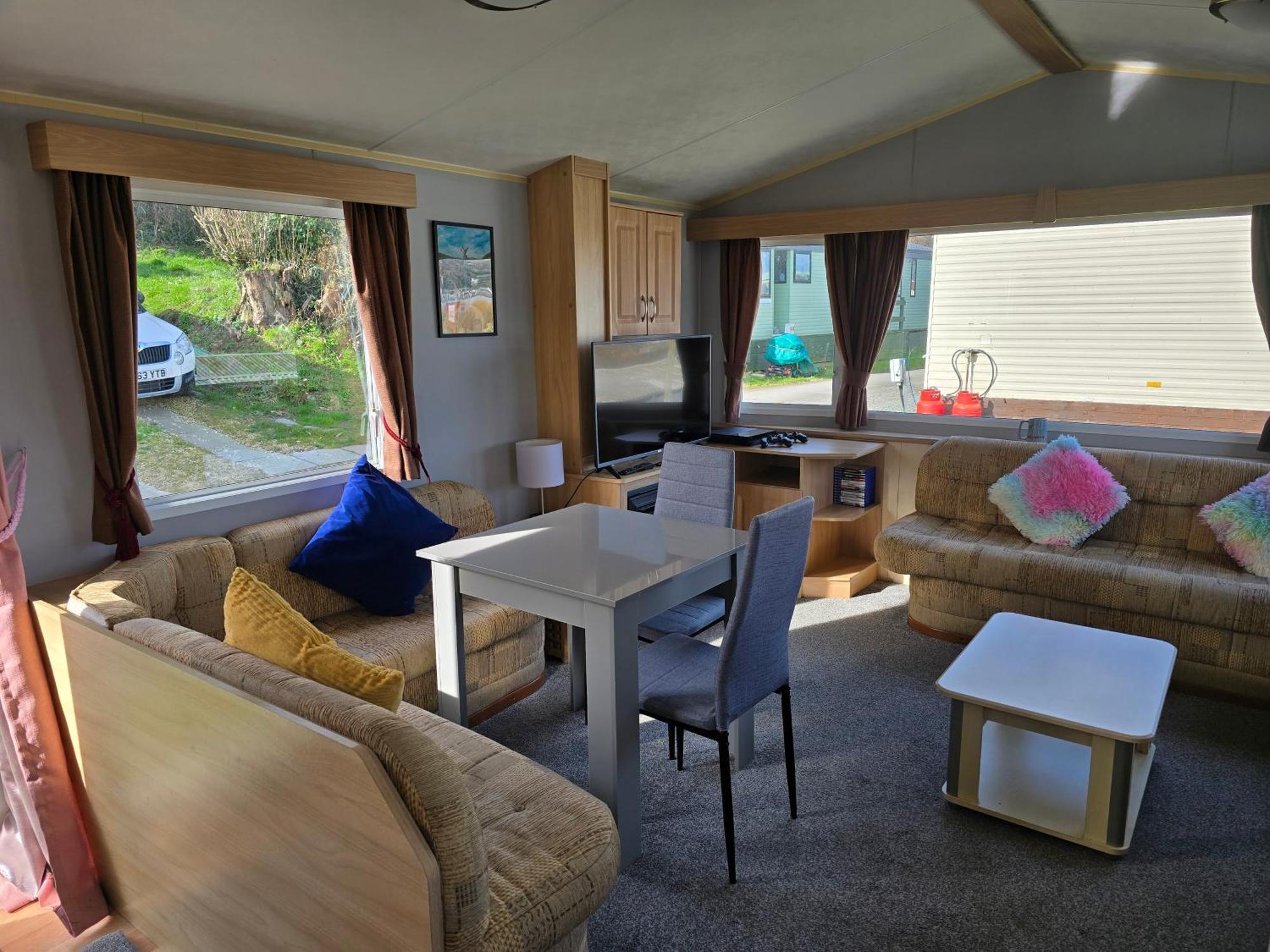 Light And Airy 2 Bedroom Mobile * Aberystwyth