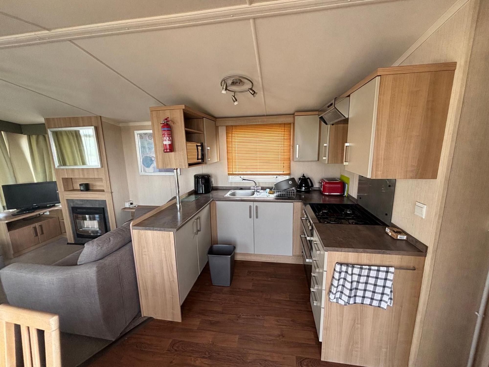 The Lookout At Clarach Spacious 3 Bed With Decking And Sea View