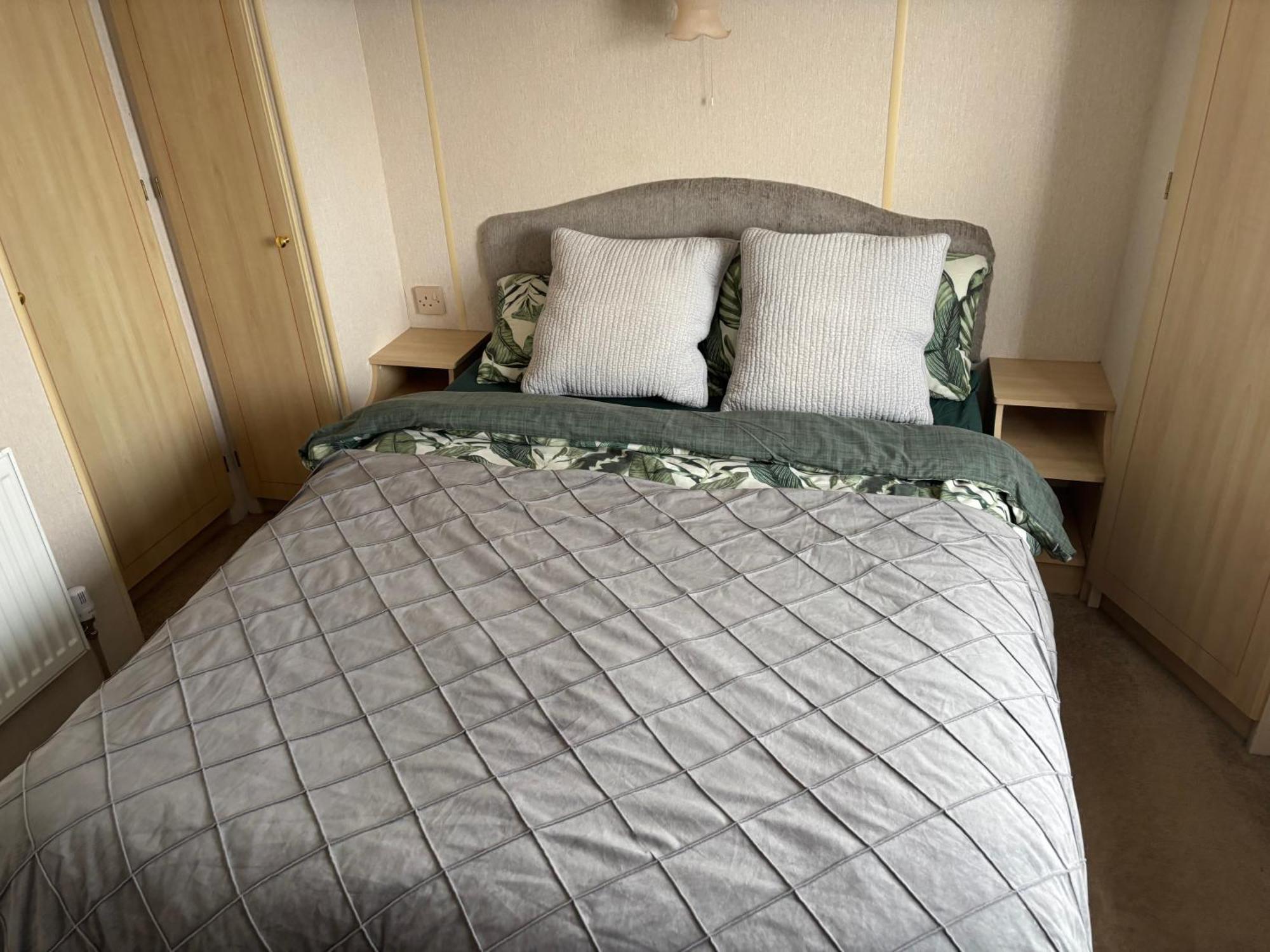 Hilltop Hideaway 2 Bed Caravan With Panoramic Town Scenery In Village F8 Aberystwyth