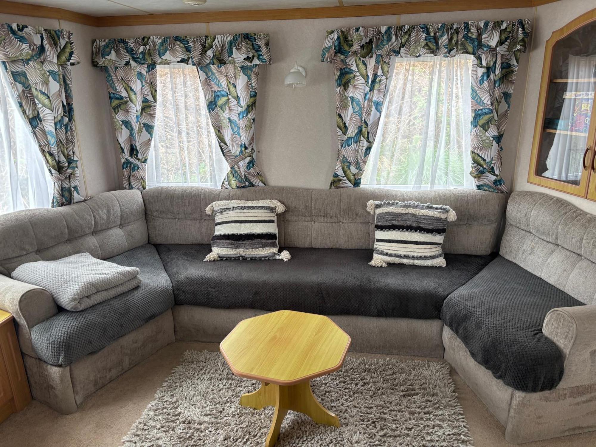 Holiday park Hilltop Hideaway 2 Bed Caravan With Panoramic Town Scenery In Village F8