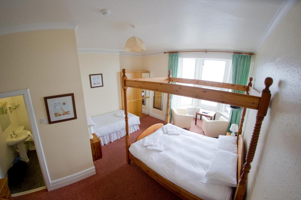 Queensbridge Hotel