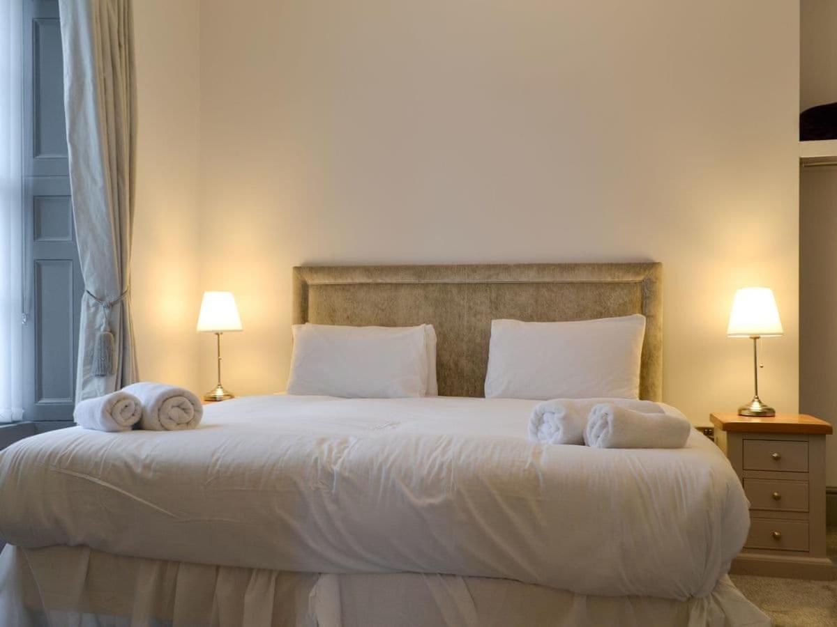 Grosvenor House 3 Apartment