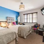 Maes Bach Boutique Guest House Town Centre