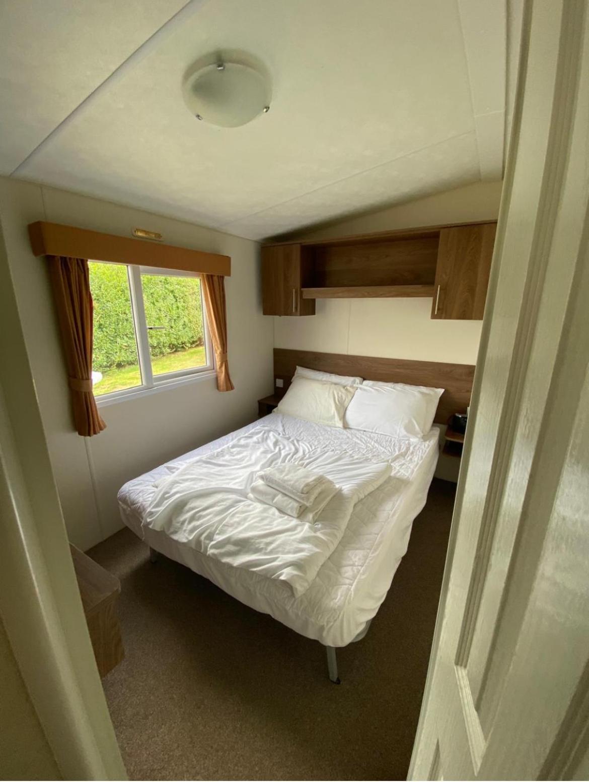 Modern 2017 Model Delta Sienna Static Caravan In Clarach Bay Aberystwyth